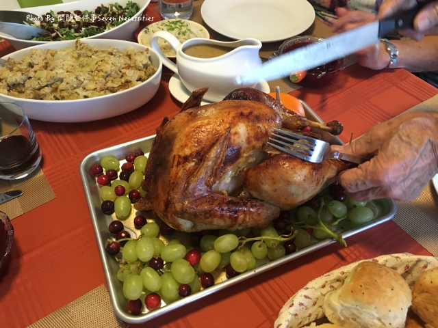開門七件事 Seven Necessities 感恩節大餐 Thanksgiving meal Cutting Turkey.jpg